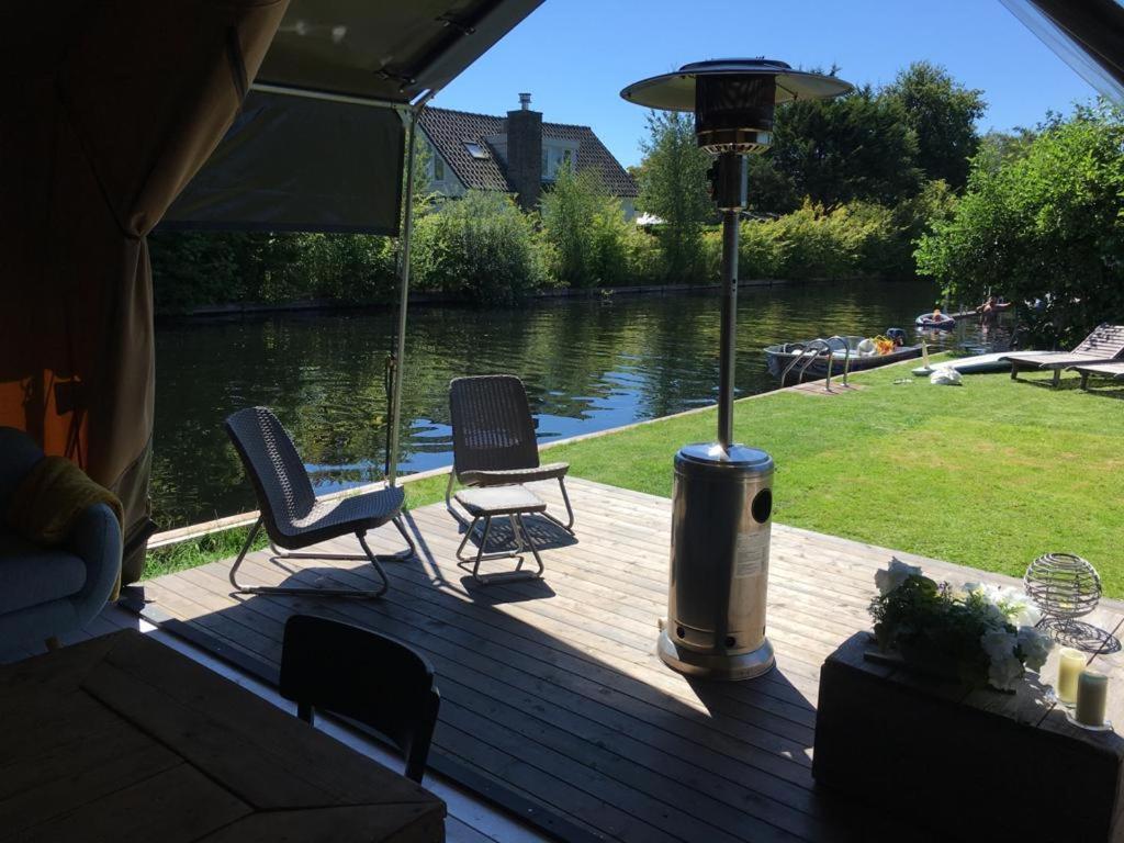 פינקפיין Glamping Aan De Plas מראה חיצוני תמונה